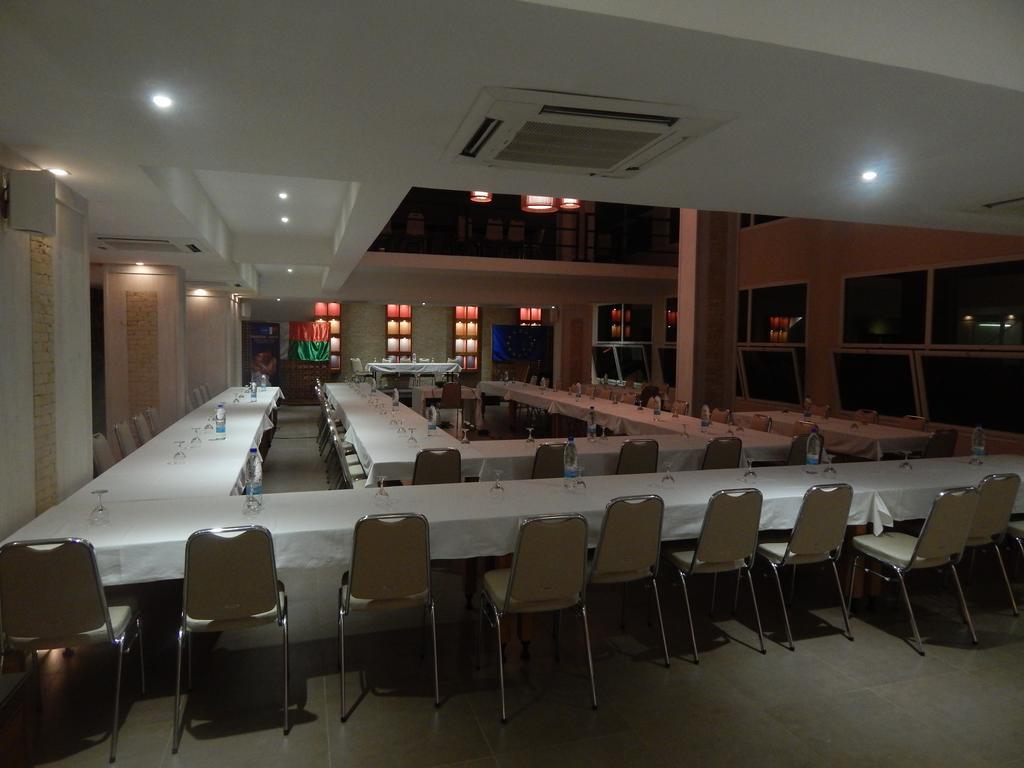 Calypso Hotel Toamasina Exterior photo